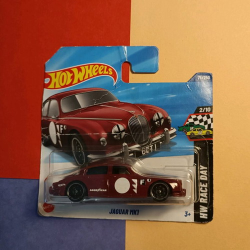 Hot Wheels Mainline Jaguar 2-pack like new
