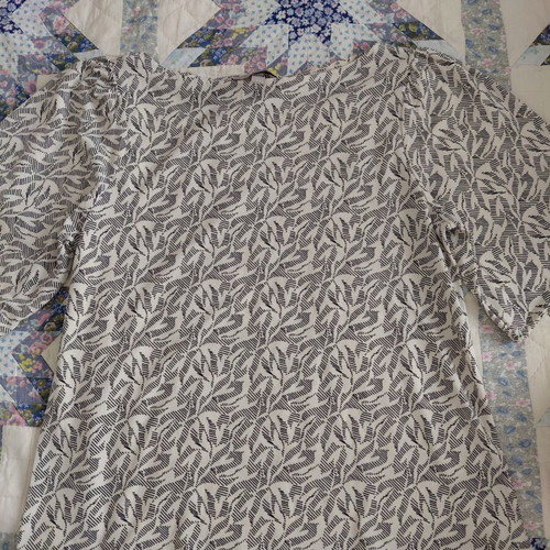 H&M Small Summer T-shirt like new, black and white