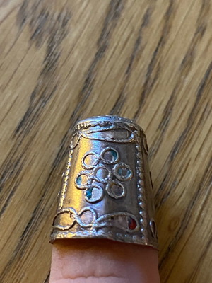 Silver thimble used