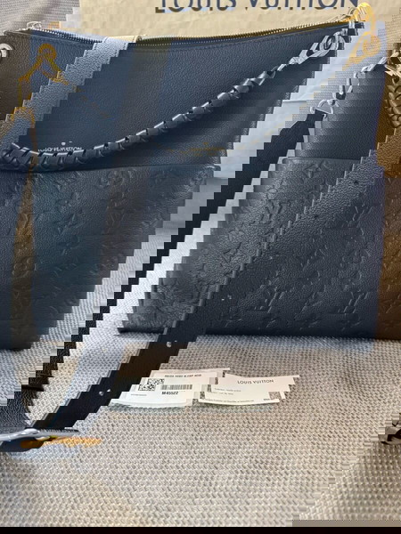 Louis Vuitton Maida Hobo