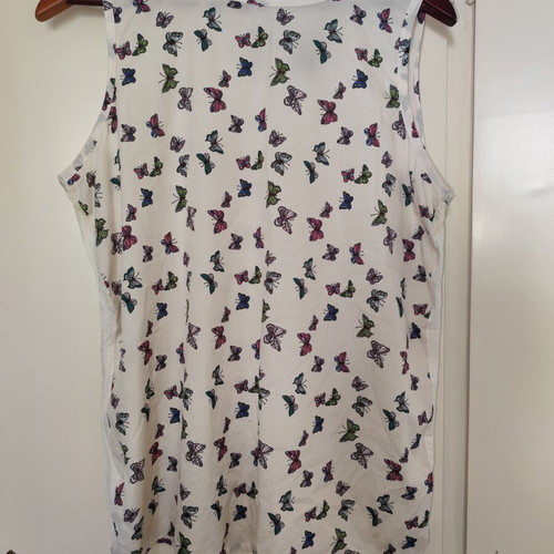 White sleeveless blouse with butterflies XL used