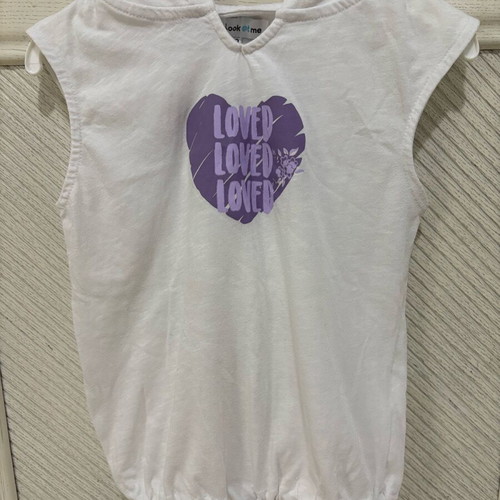 Cotton hooded t-shirt used for 10 years old