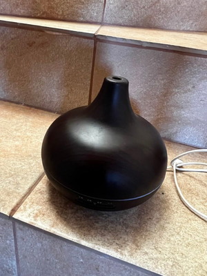 Ultrasonic diffuser σε σκούρο ξύλο σαν καινούργιο