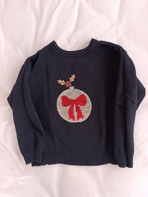 Orchestra sweater used, 4 years, black with Christmas motif