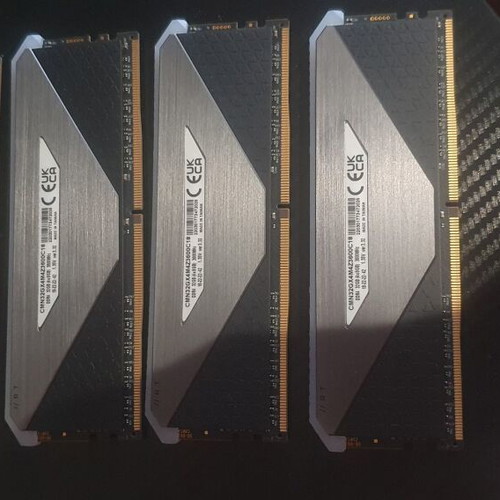 Corsair Vengeance LPX 32GB RGB DDR4 3600MHz Desktop Memory RAM like new