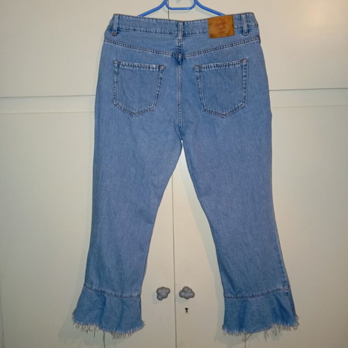Stradivarius summer cropped jeans with ruffles, like new, large