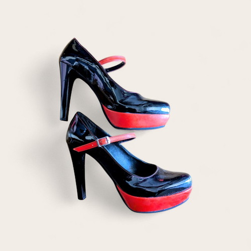 Pan Pan Shoes luxury black patent leather pumps with red details like new