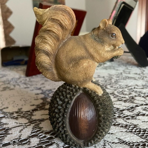Decorative squirrel like new