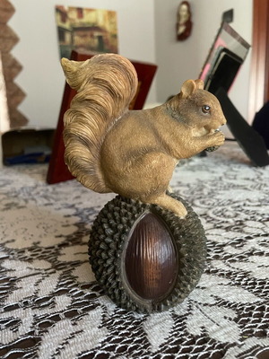 Decorative squirrel like new