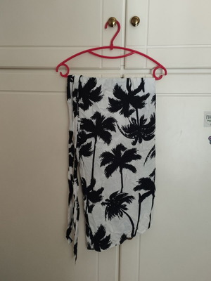 Pareo skirt with palm trees like new, black and white