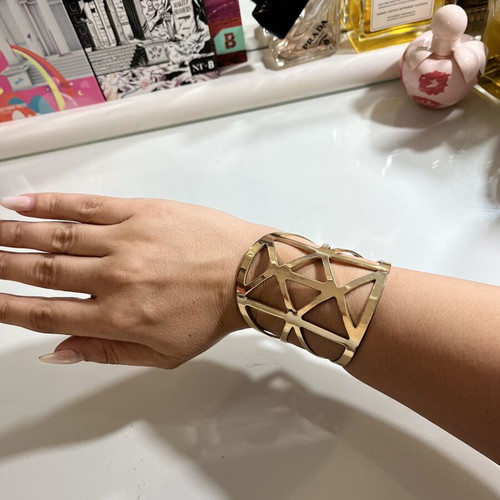 Gold bracelet like new