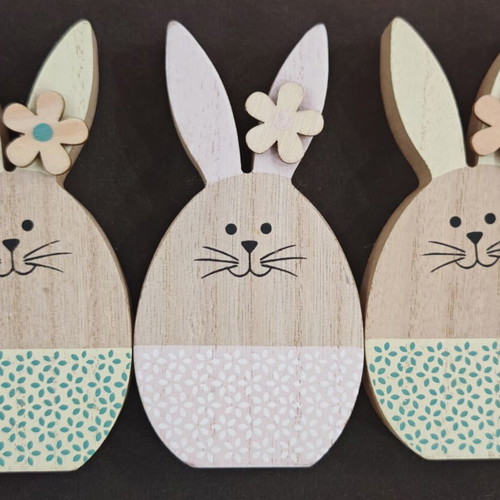 Wooden Easter bunnies set of 3 like new
