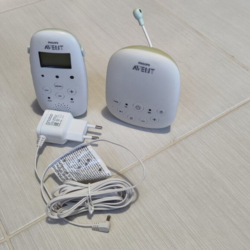 Philips Wireless Baby Monitor with Two-Way Communication and Lullabies like new