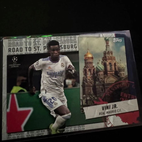 Topps Uefa Champions League Soccer 2021-22 stickers like new with extra