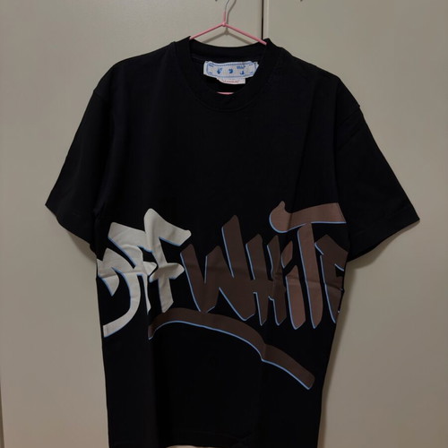 Off-White T-Shirt like new, size L, black