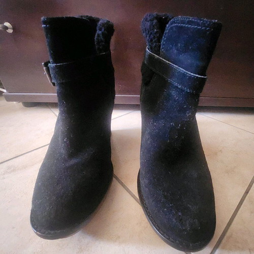 Ugg black platform ankle boots 11cm like new, size 39