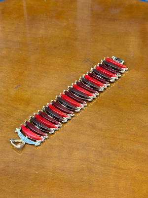 Vintage openwork link bracelet 18 cm, red and burgundy, used
