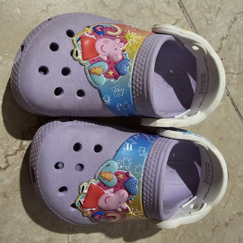 Peppa Pig Crocs slippers used, size C6 22-23, purple