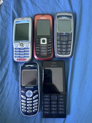 Nokia Samsung Sony Ericsson phones lot used with issues