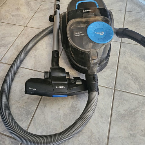 Philips PowerPro Compact FC9331/09 vacuum cleaner used, 750w