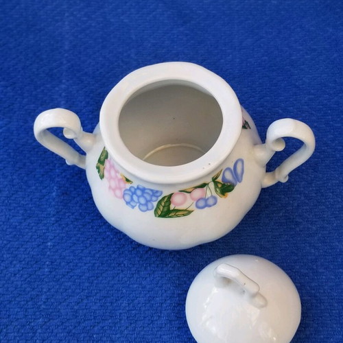 Sugar bowl used in good condition
