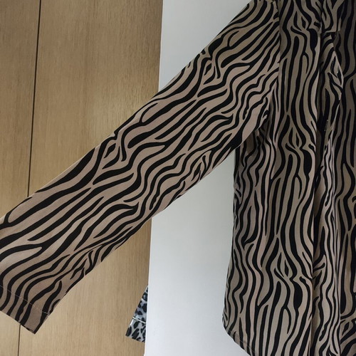 Shirt new, unworn, one size, zebra print