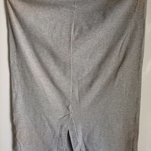 Fitted midi skirt gray like new with unique print