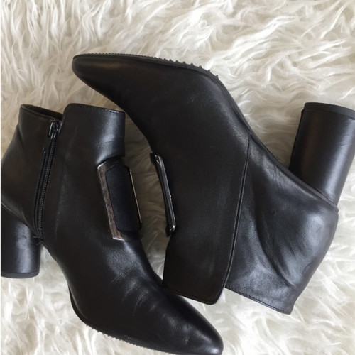 Brunate leather handmade ankle boots size 36.5 with silver buckle