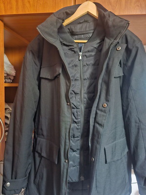 Jacket L (52) like new, warm, lightweight, with 6 outer and 2 inner pockets