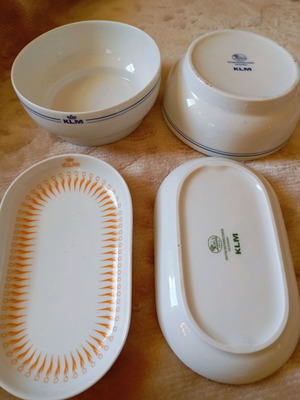 KLM porcelain set like new, 11 pieces from 1980