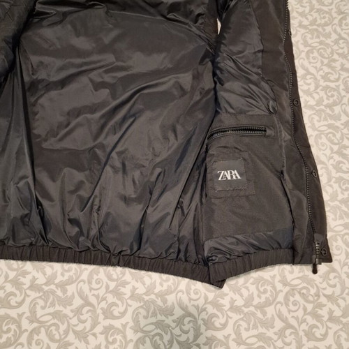 Sleeveless jacket Zara like new, size L, black
