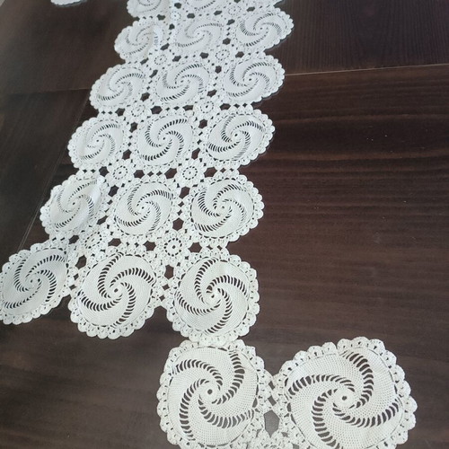 Handmade vintage trousseau set of 5 pieces, like new, crochet cotton