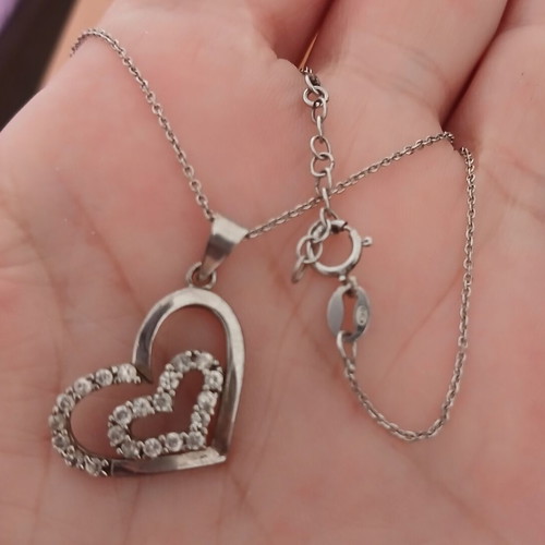 Silver necklace with double heart pendant like new, 925 silver