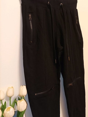 Paco&Co sweatpants used, size Medium, black