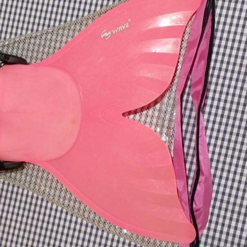 Mermaid monofin used with 3 sand toys