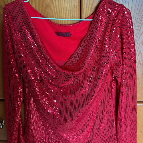 Red blouse like new, sparkling