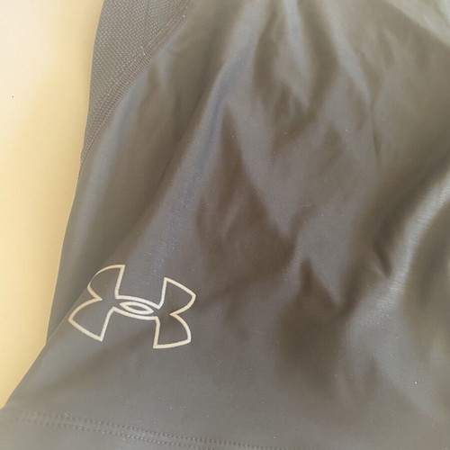 Under Armour HeatGear Compression Shorts XL like new, black