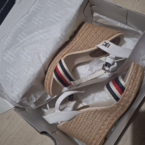 Tommy Hilfiger Corporate Wedge platform sandals new, size 38, white beige