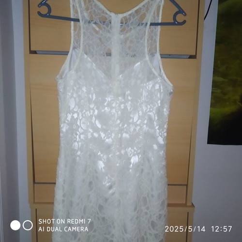 Desiree lace dress new, cream color, size small