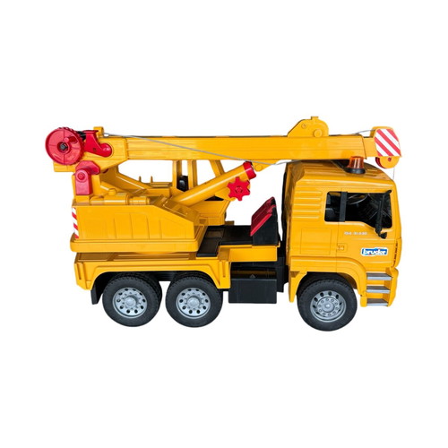 Man TC-4500 Bruder crane used with 360° rotation