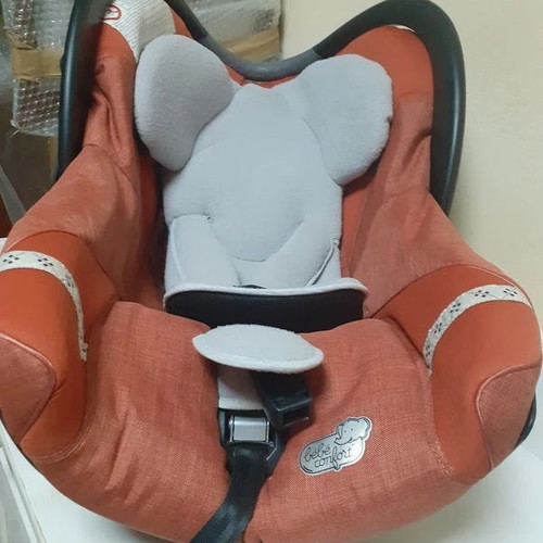 Chicco baby car seat up to 13kg