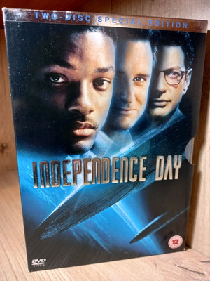 Independence Day DVD like new with English subtitles, special edition
