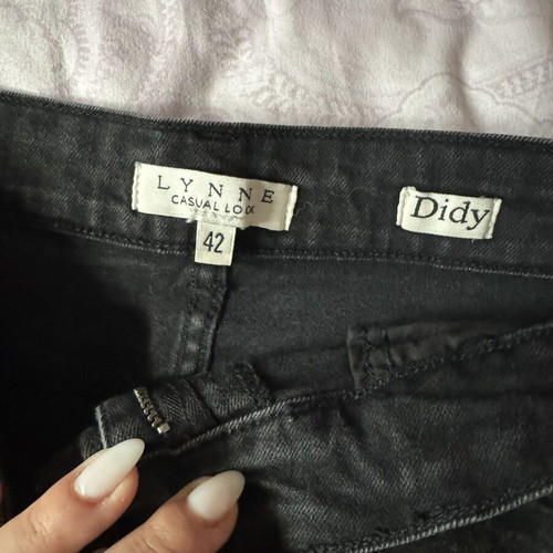 Lynne black denim skirt like new, size XL 42 14