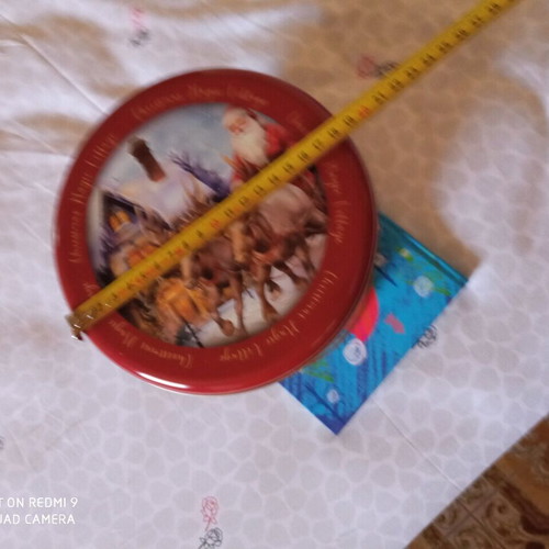 Tin box like new decorated for biscuits
