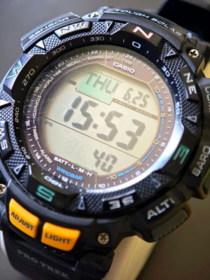 Casio Protrek PRG-240-1ER watch like new, solar powered, outdoor features