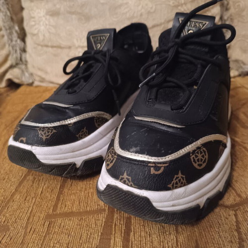 Guess Chunky Shoes Size 40 Like New Black with Monogram