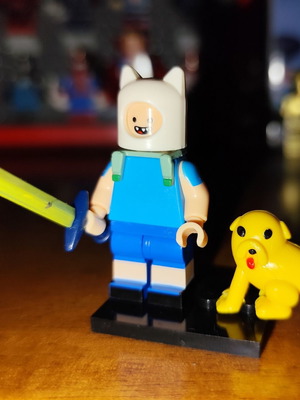 Finn & Jake minifigure like new with stand and sword