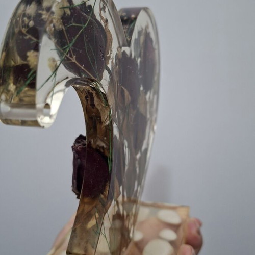 Handmade epoxy resin heart decor with real dried roses, like new