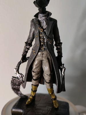 The Hunter Bloodborne figure like new