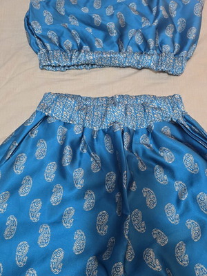 Set of pants and crop top like new, white and blue